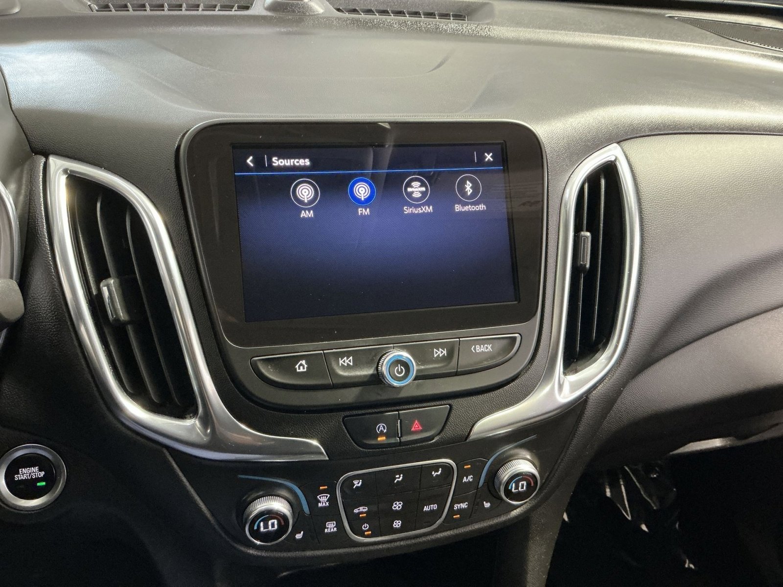 Used 2022 Chevrolet Equinox LT image 26