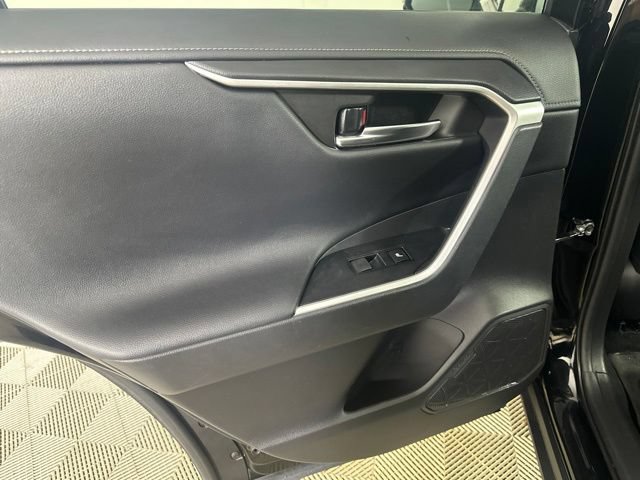 Used 2021 Toyota RAV4 Limited AWD/4WD image 19