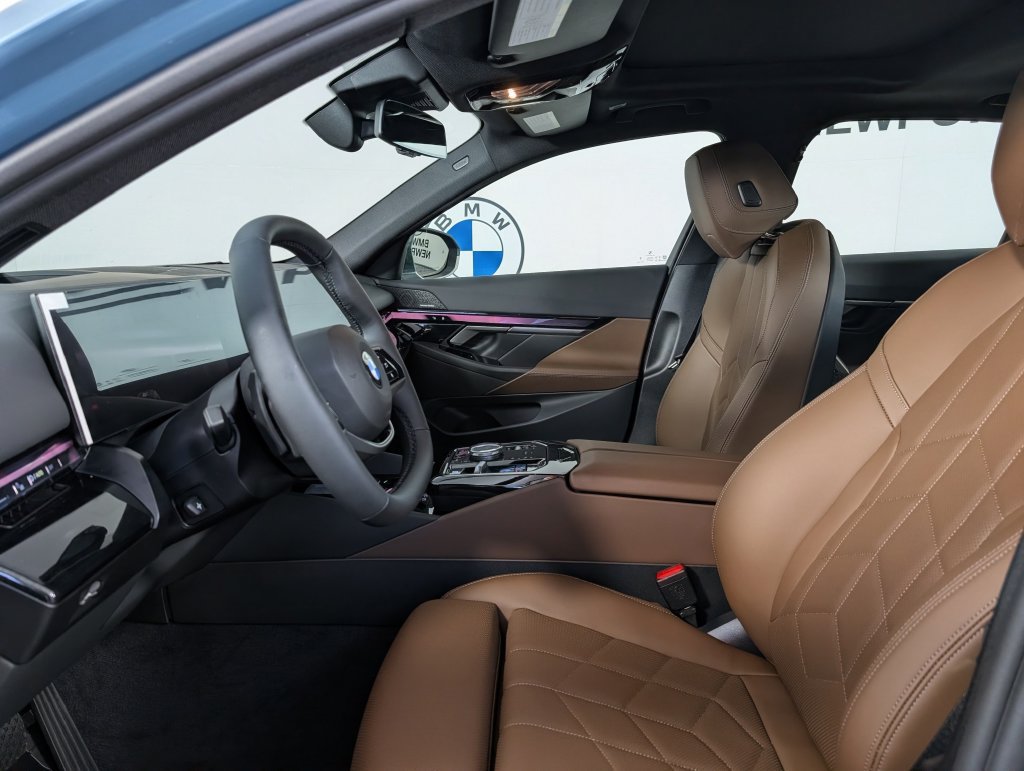 New 2027 BMW 530i xDrive w/ Premium Package AWD/4WD image 2