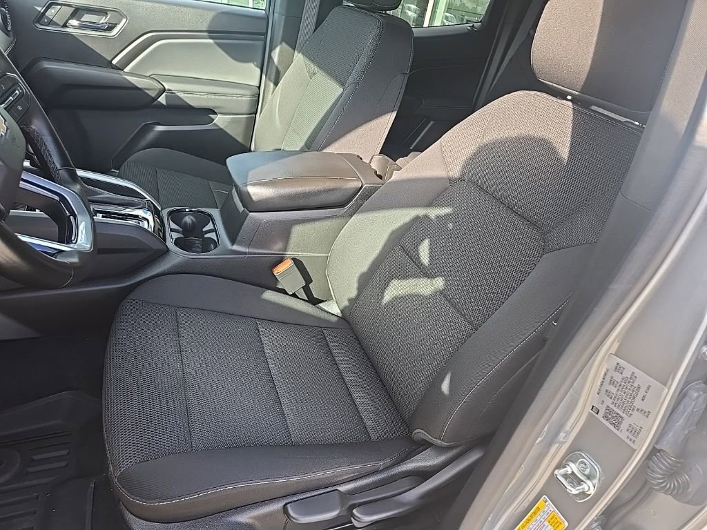 Used 2024 Chevrolet Colorado LT w/ LT Convenience Package image 17