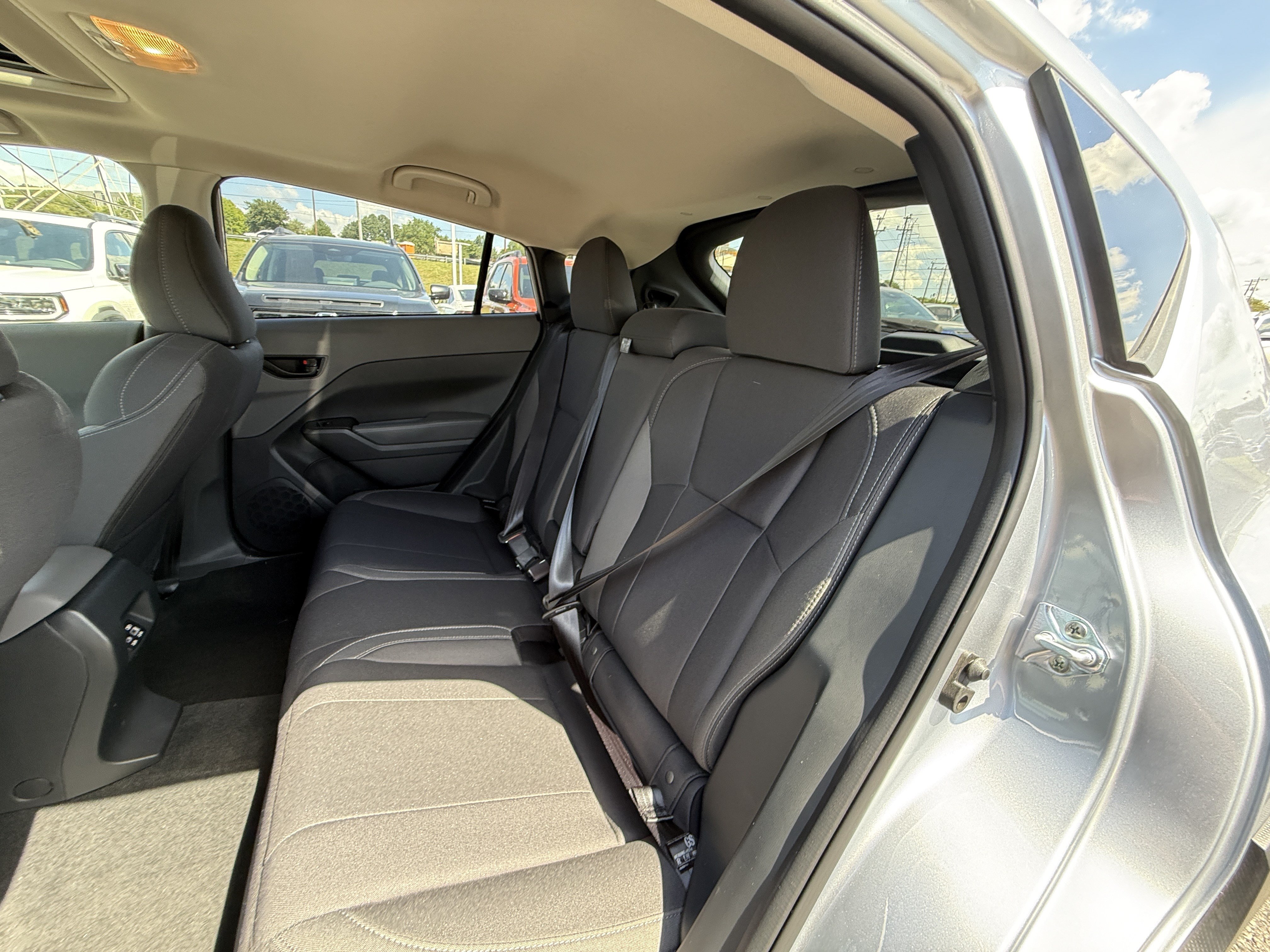 Used 2025 Subaru Crosstrek 2.5i Premium AWD/4WD image 32