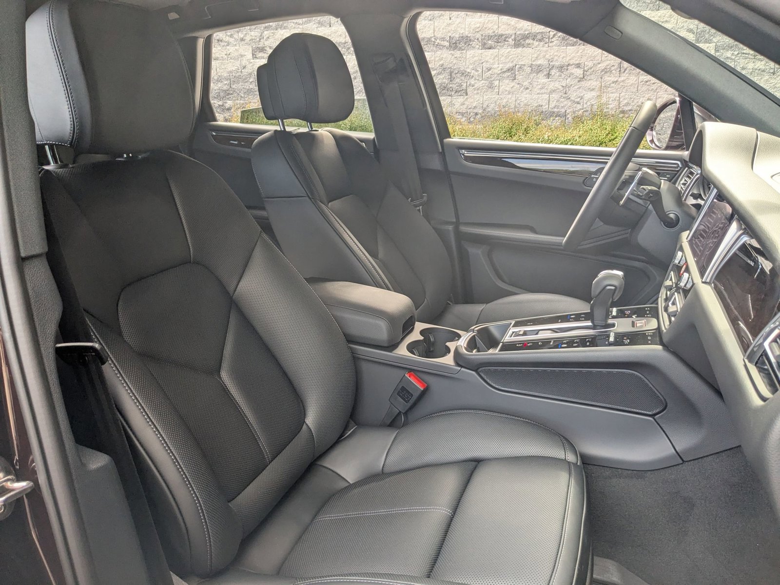 New 2026 Porsche Macan image 25