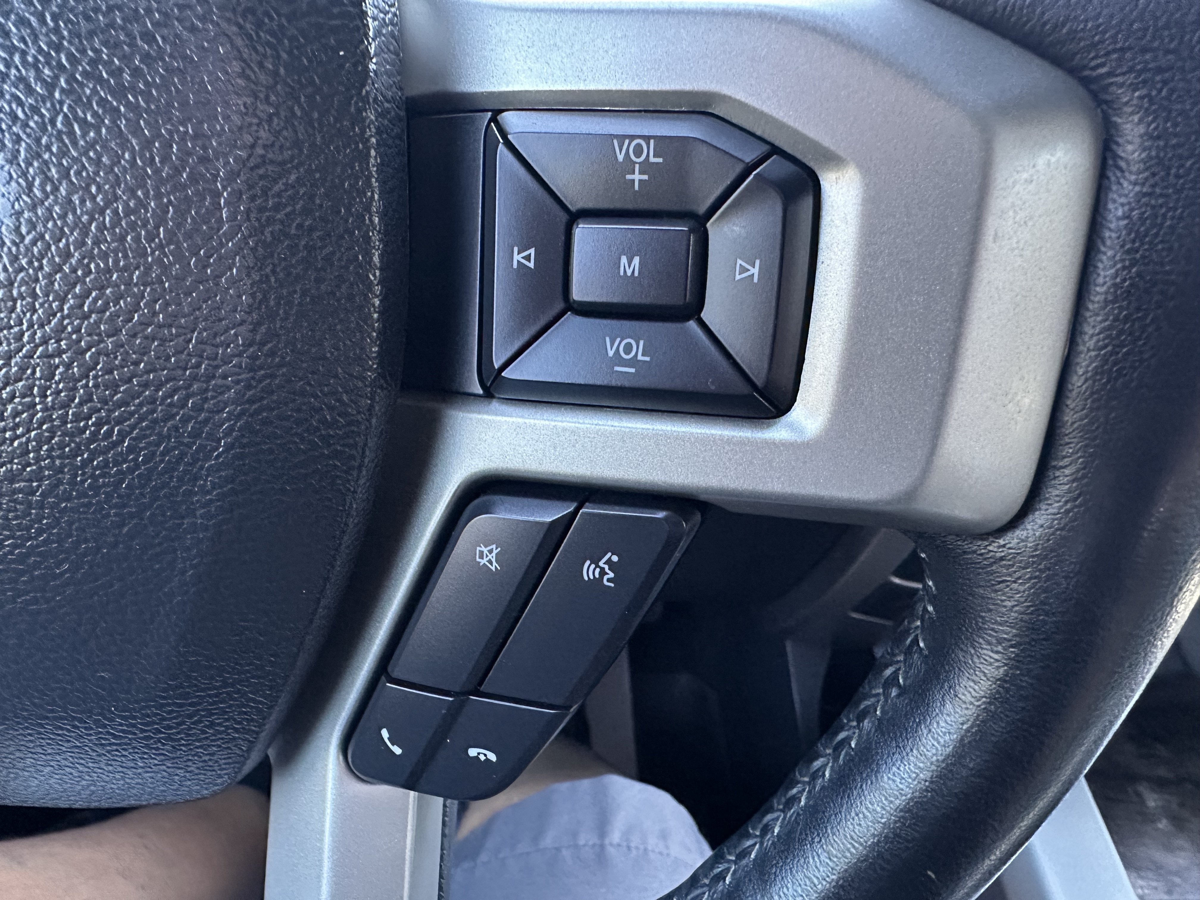 Certified 2022 Ford F350 Lariat w/ Lariat Ultimate Package AWD/4WD image 24