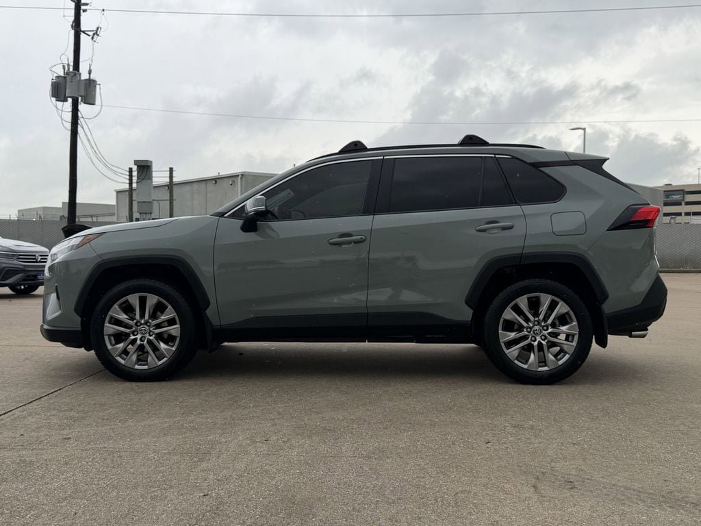 Used 2023 Toyota RAV4 XLE Premium FWD image 6