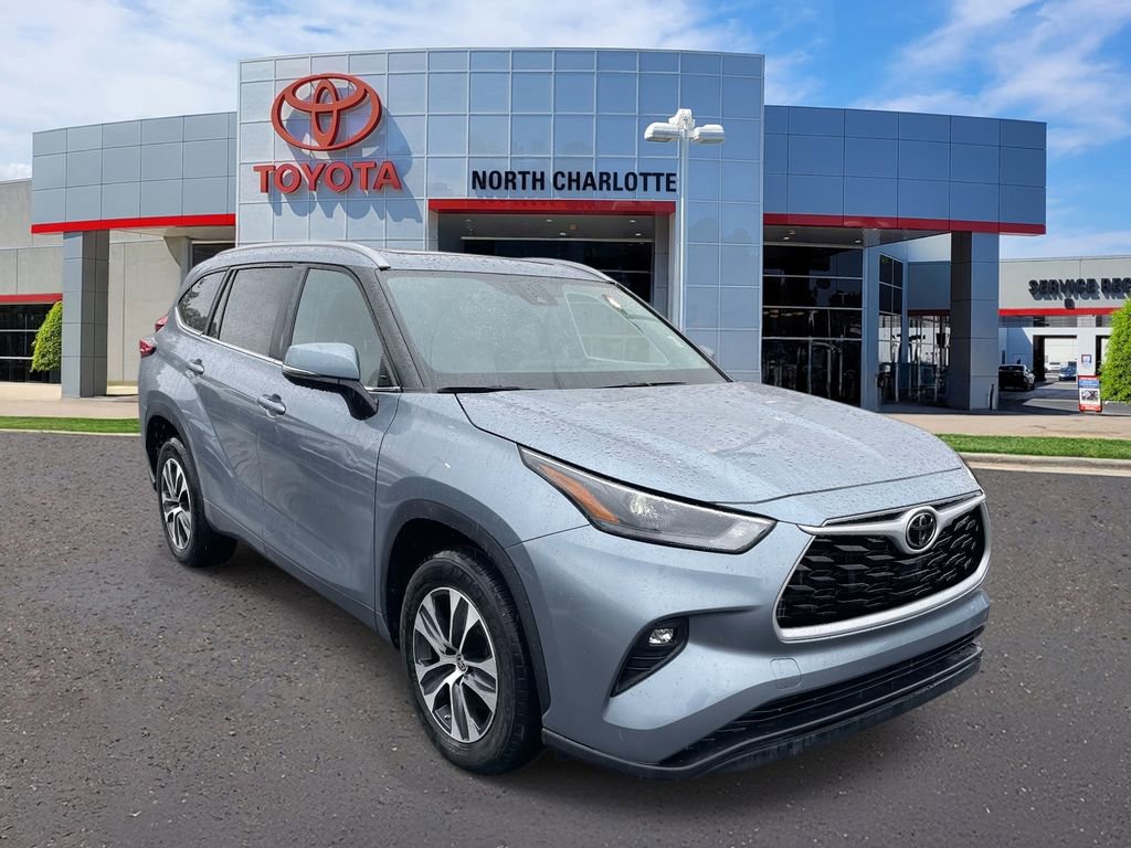 Used 2023 Toyota Highlander XLE