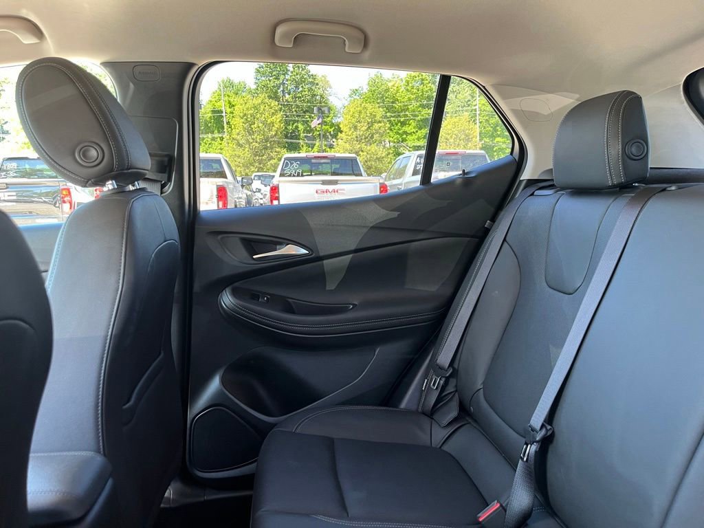 Used 2024 Buick Encore GX Sport Touring AWD/4WD image 17