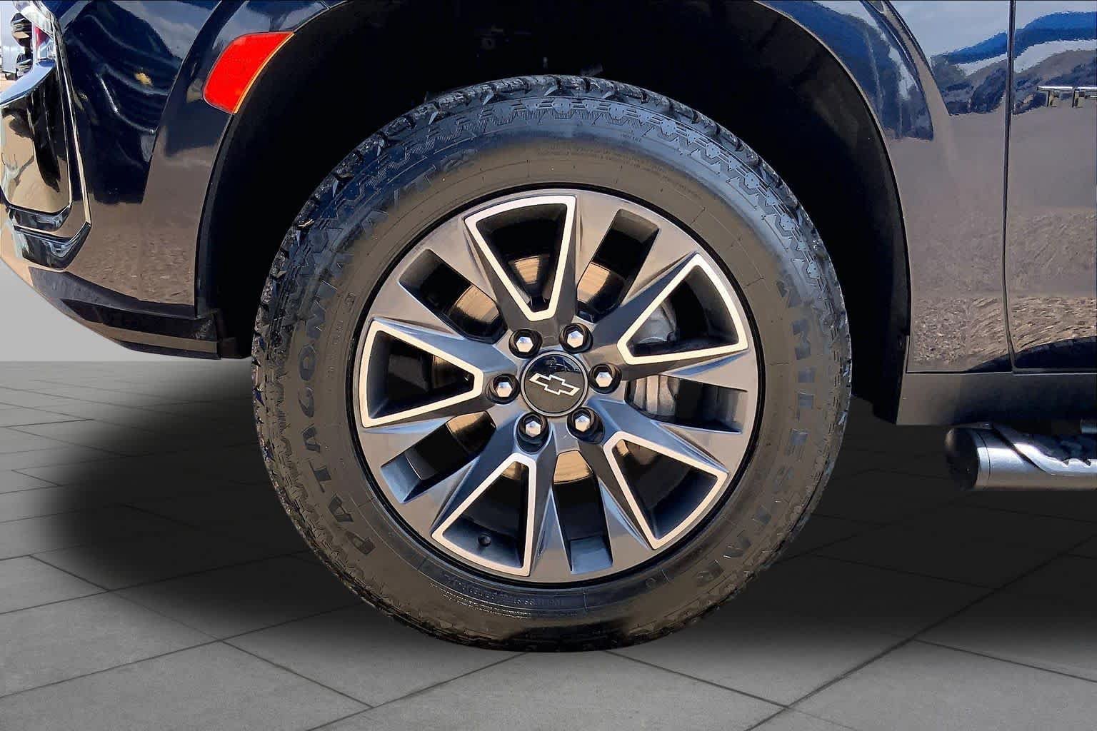 Used 2023 Chevrolet Tahoe Z71 AWD/4WD image 10