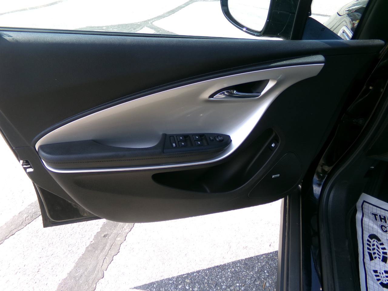 Used 2014 Chevrolet Volt Premium w/ Premium Trim Package FWD image 15