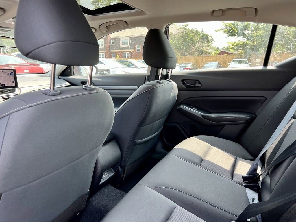 Certified 2025 Nissan Altima 2.5 SV w/ SV Premium Package FWD image 31
