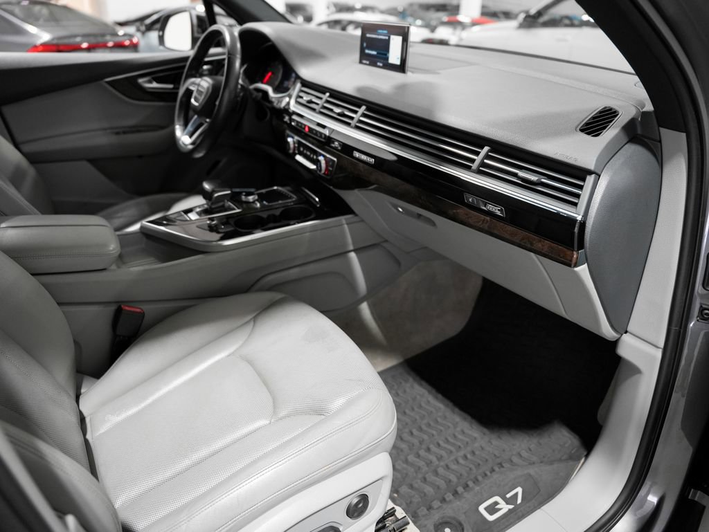 Used 2017 Audi Q7 3.0T Premium Plus w/ Premium Plus Package image 22