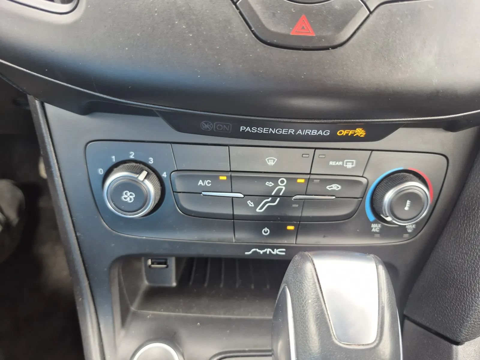 Used 2016 Ford Focus SE w/ SE Sport Package FWD image 20