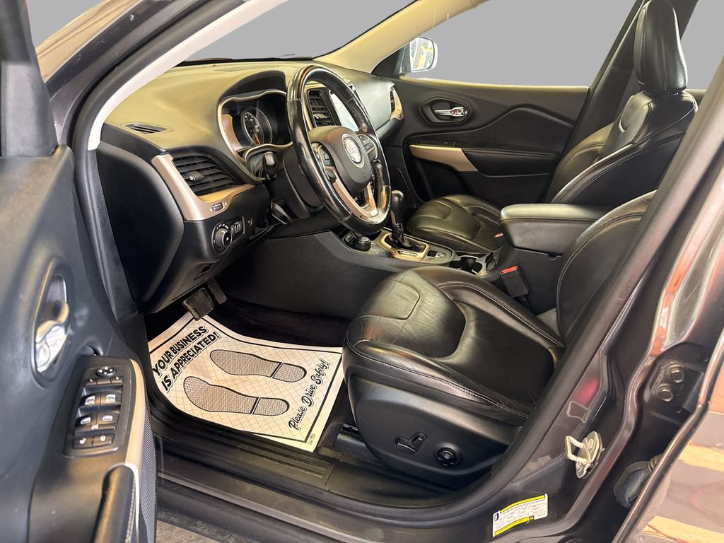 Used 2018 Jeep Cherokee Limited AWD/4WD image 14