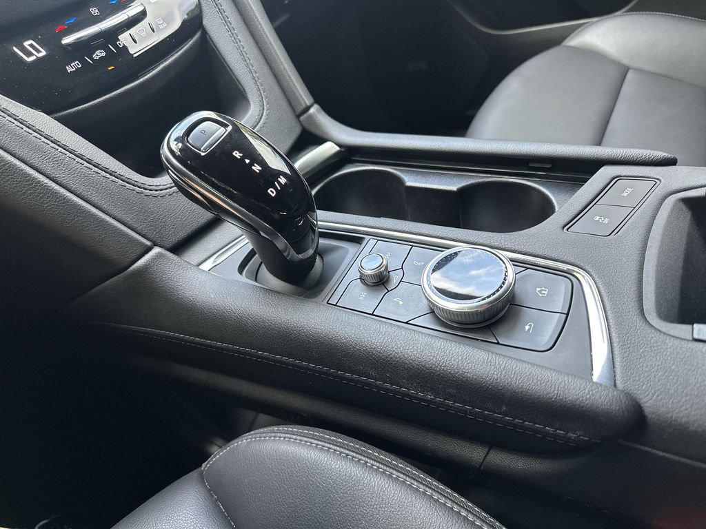 Certified 2024 Cadillac XT6 Luxury w/ LPO, Floor Liner Package AWD/4WD image 15
