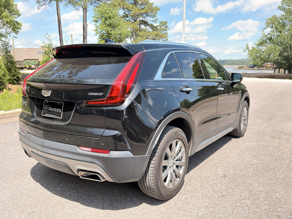 Used 2021 Cadillac XT4 Premium Luxury FWD image 3