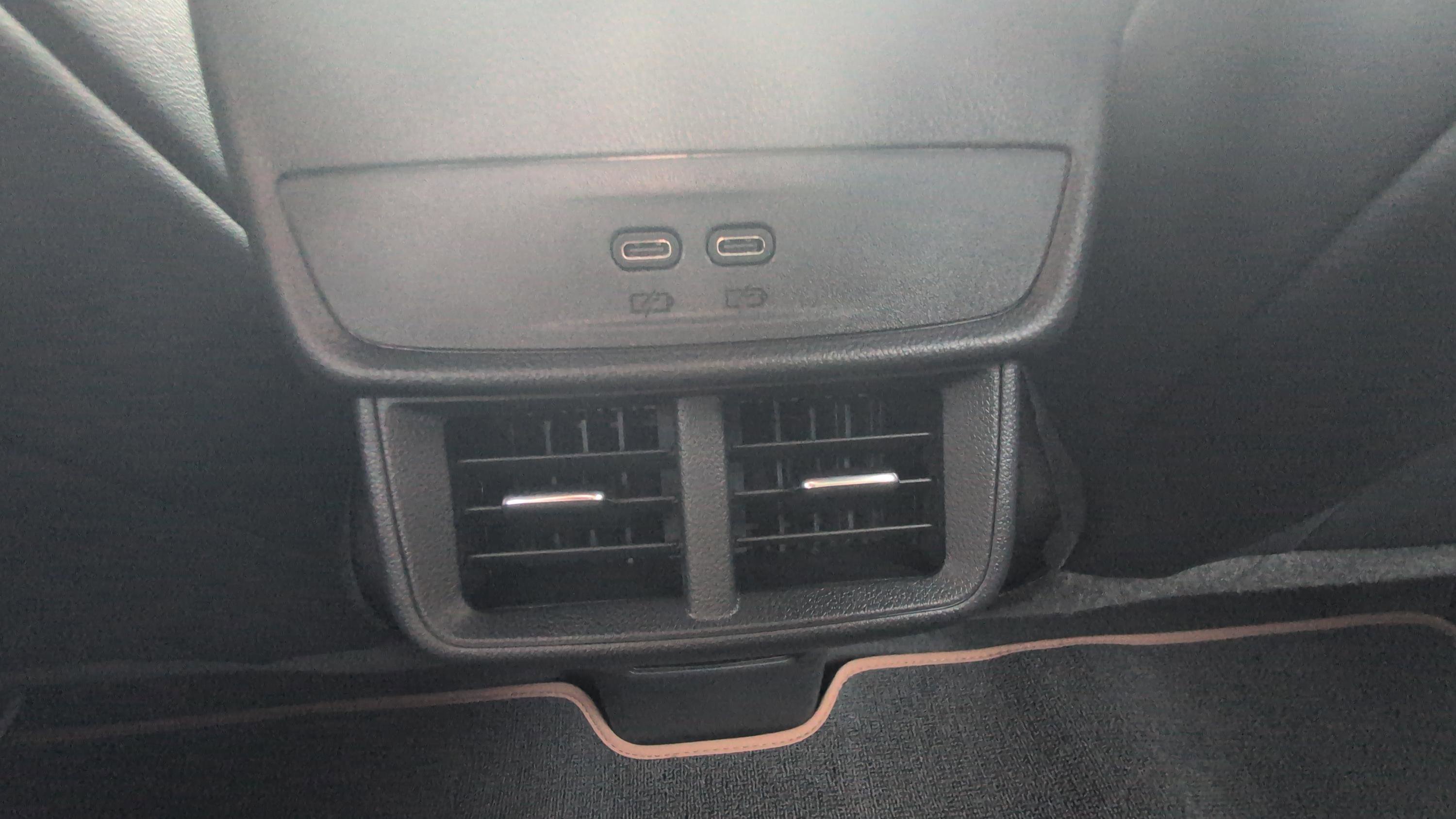 Used 2026 GMC Terrain AT4 AWD/4WD image 17