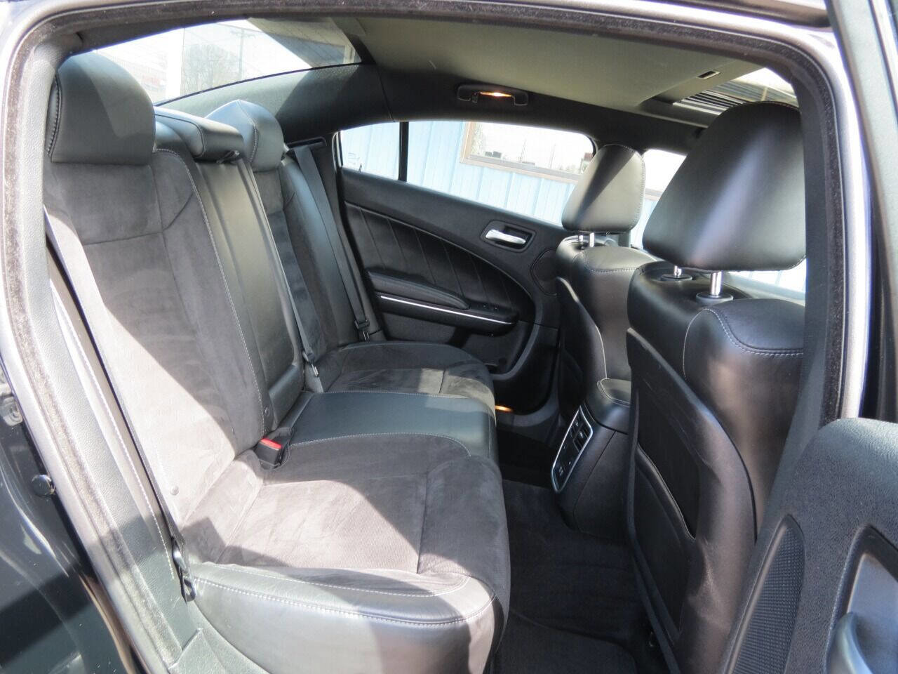 Used 2018 Dodge Charger GT image 32