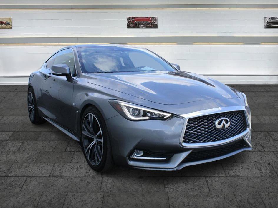Used 2019 INFINITI Q60 3.0t Luxe w/ Essential Package RWD image 1