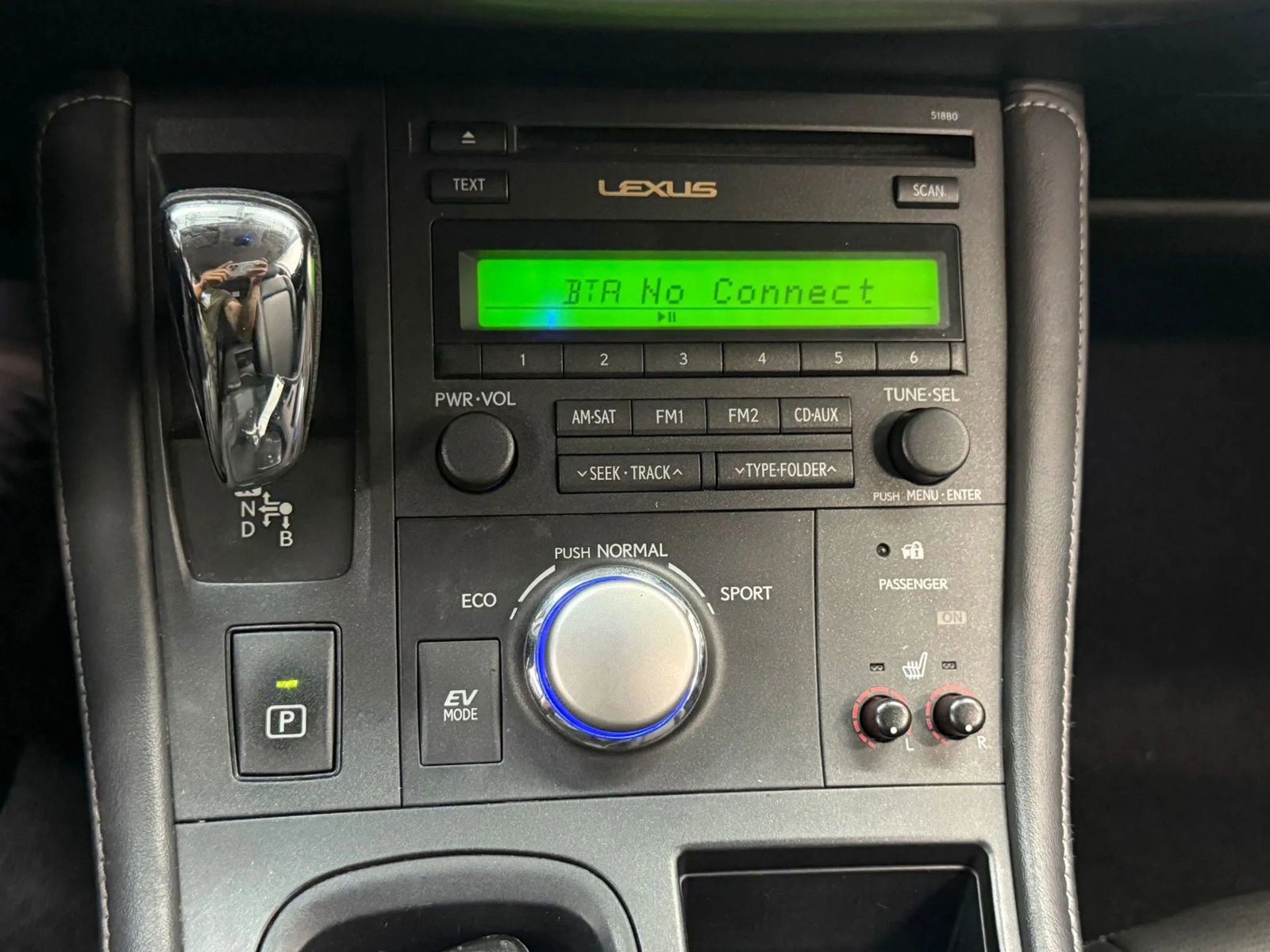 Used 2011 Lexus CT 200h Premium image 30