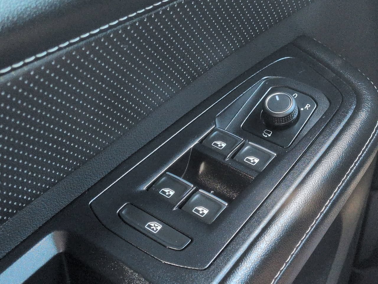 Used 2024 Volkswagen Atlas SEL Premium R-Line AWD/4WD image 24