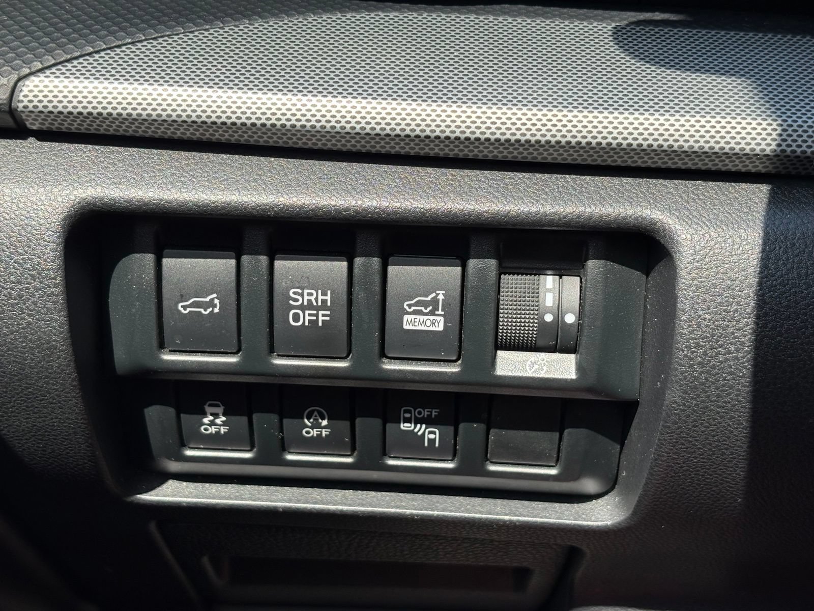 Used 2020 Subaru Forester Limited w/ Popular Package #3 AWD/4WD image 17