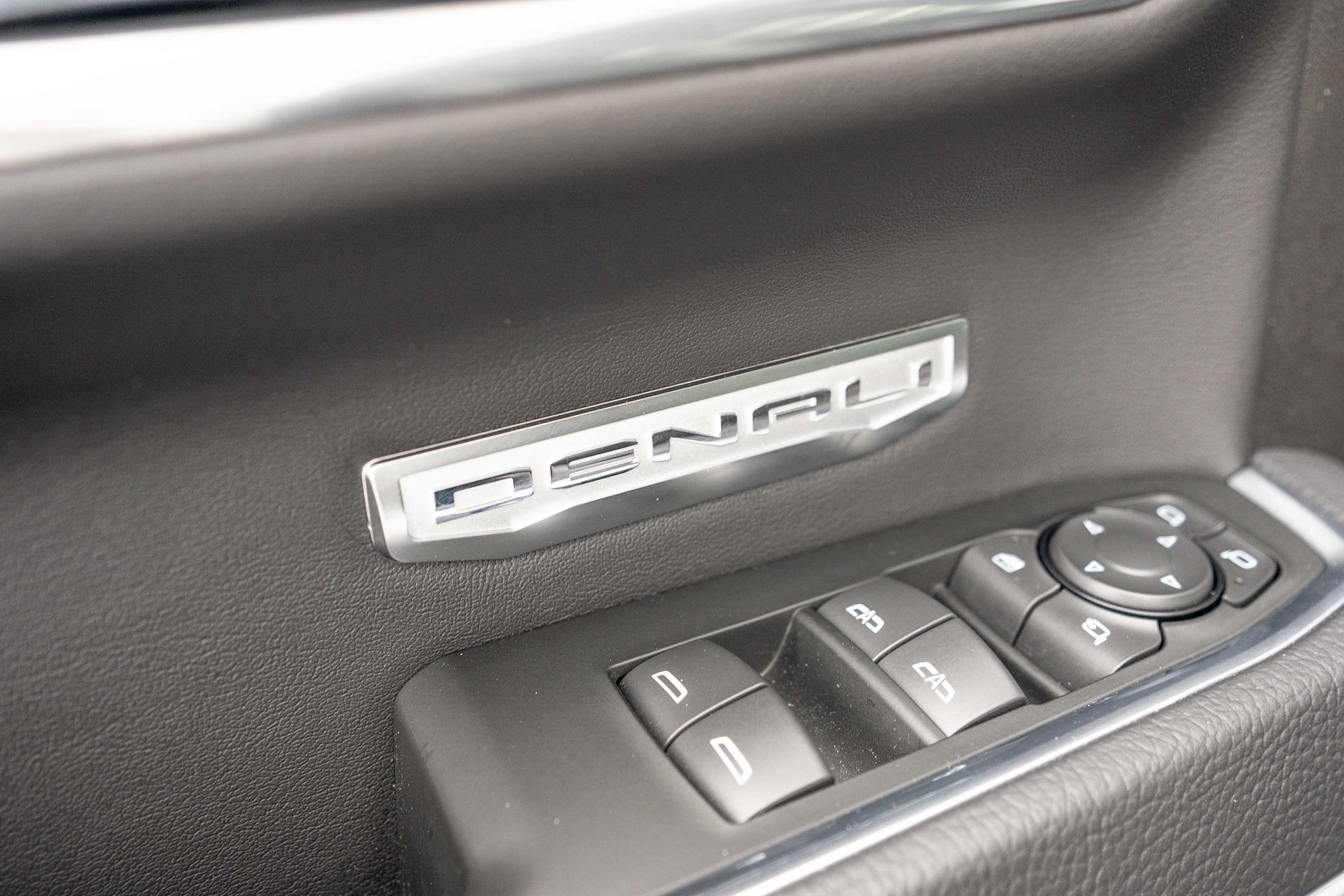 Used 2025 GMC Sierra 1500 Denali w/ Denali Reserve Package AWD/4WD image 18