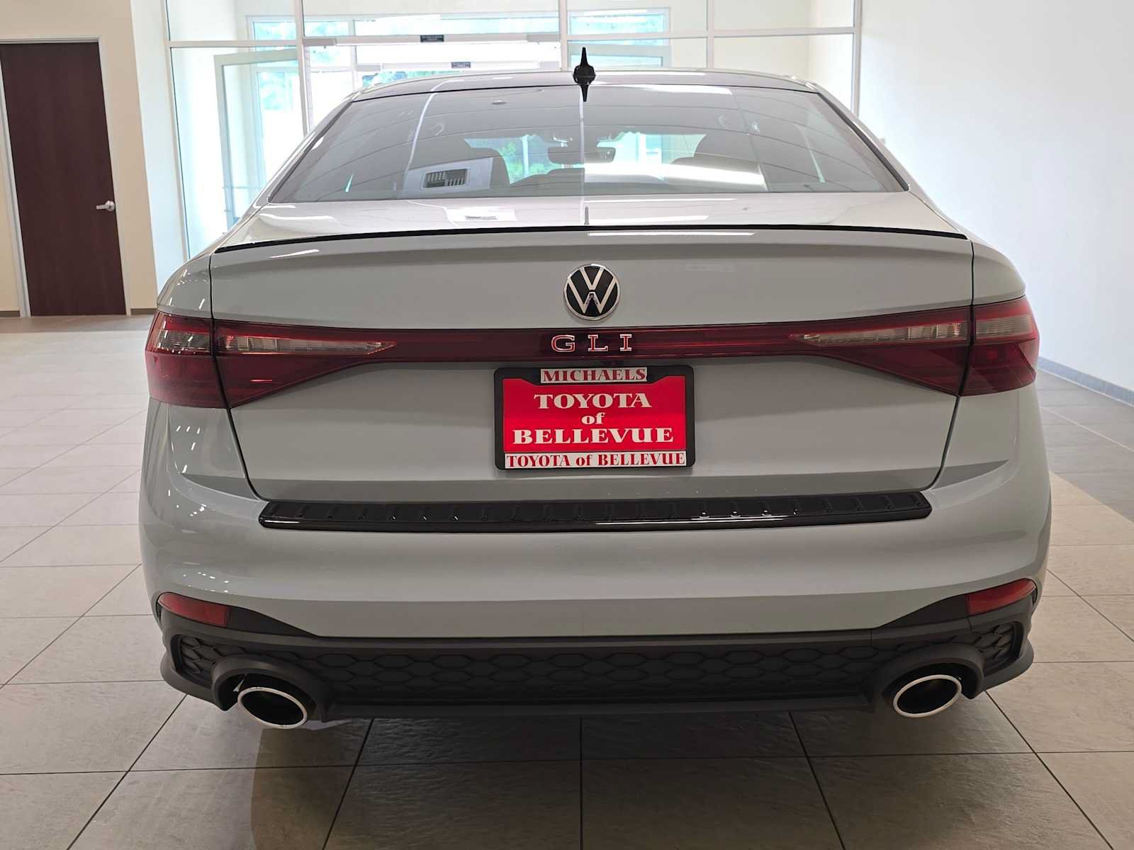 Used 2026 Volkswagen Jetta GLI Autobahn FWD image 5