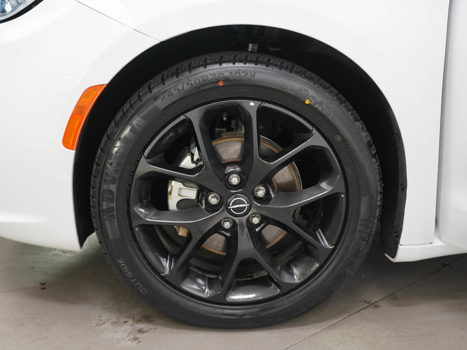 Used 2025 Chrysler Pacifica Limited FWD image 29