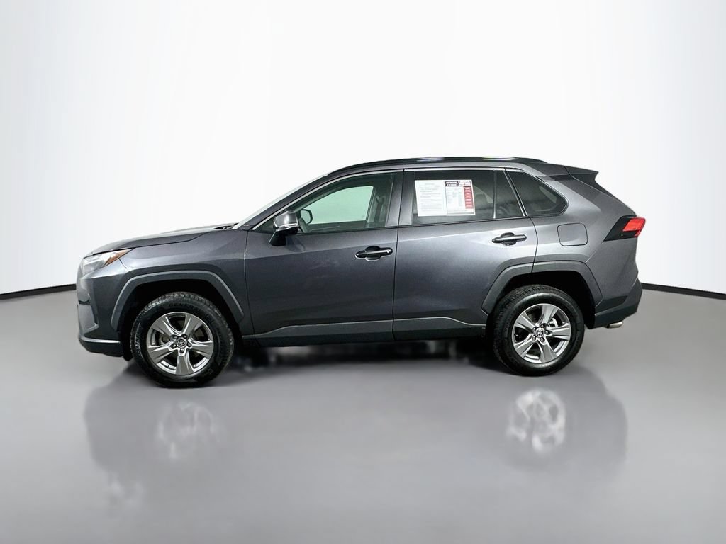 Used 2022 Toyota RAV4 XLE AWD/4WD image 5