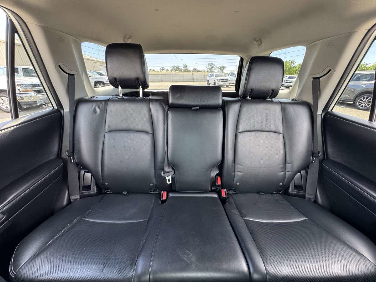 Used 2018 Toyota 4Runner Limited AWD/4WD image 34