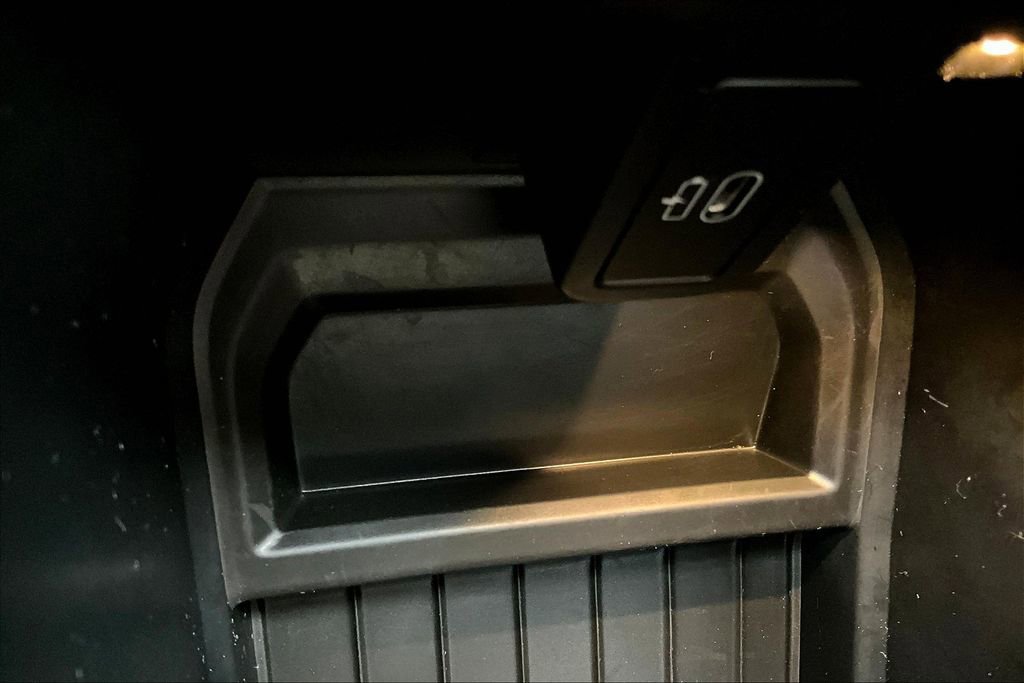 Used 2023 BMW X3 xDrive30i w/ Convenience Package image 16