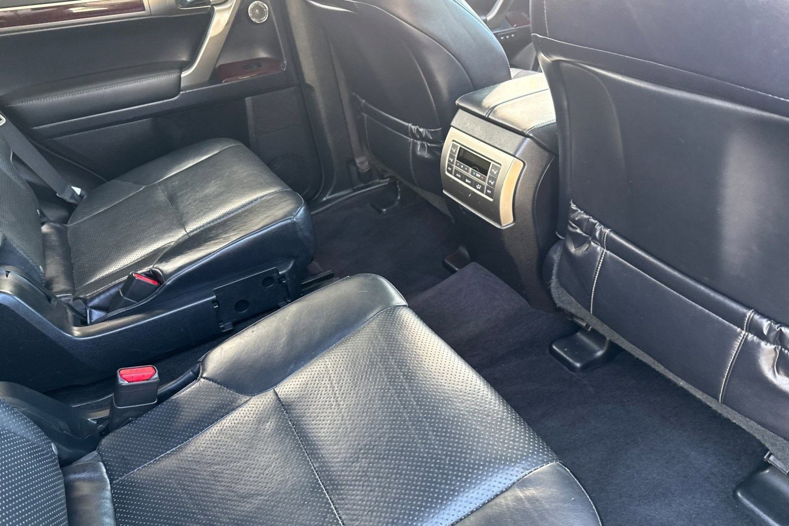 Used 2017 Lexus GX 460 Luxury w/ Preferred Accessory Package image 30