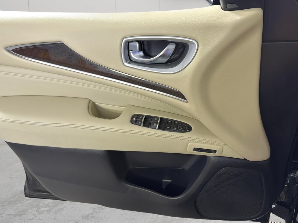 Used 2015 INFINITI QX60 FWD w/ Deluxe Touring Package image 26