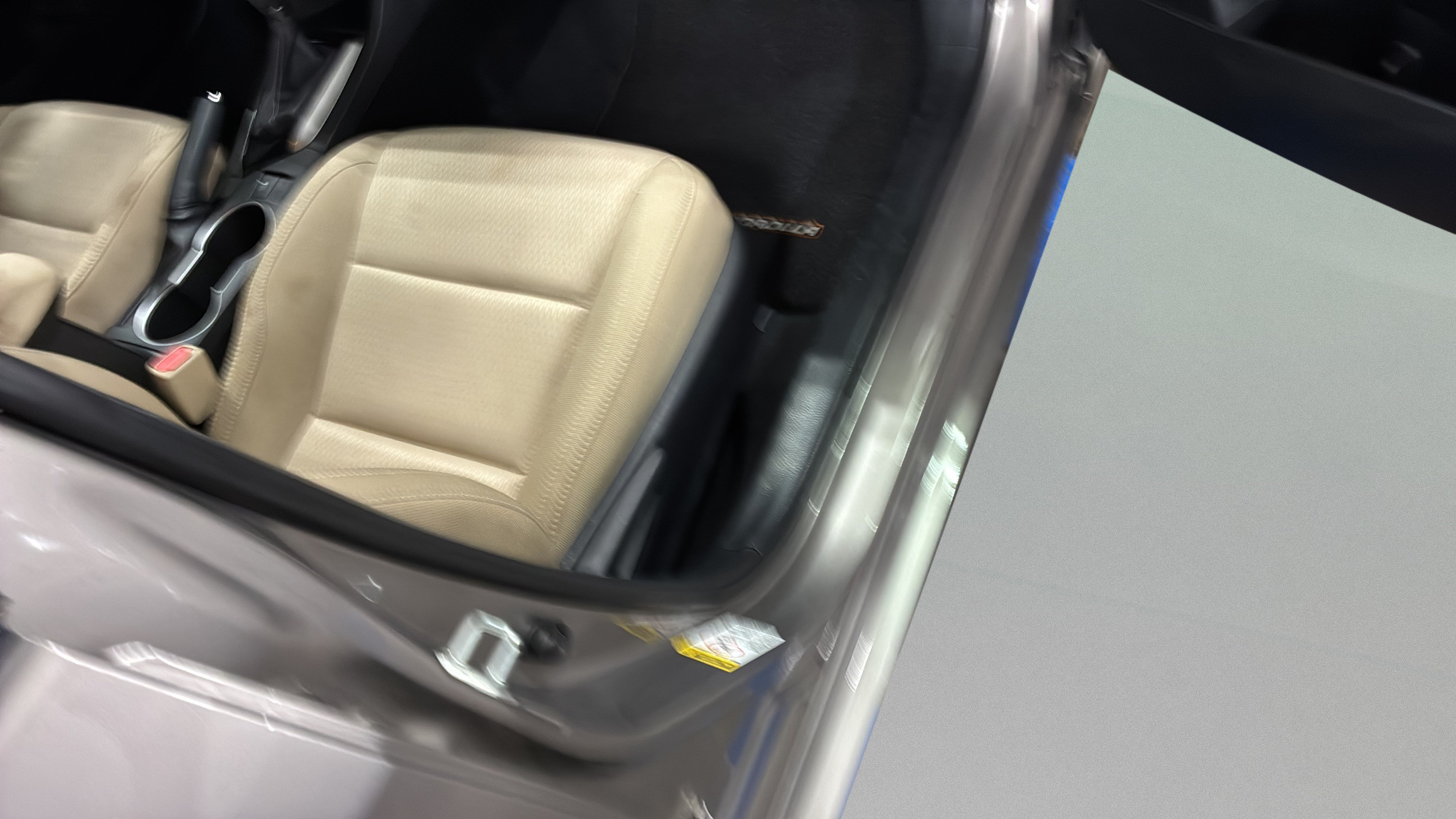 Used 2014 Toyota Corolla LE FWD image 19