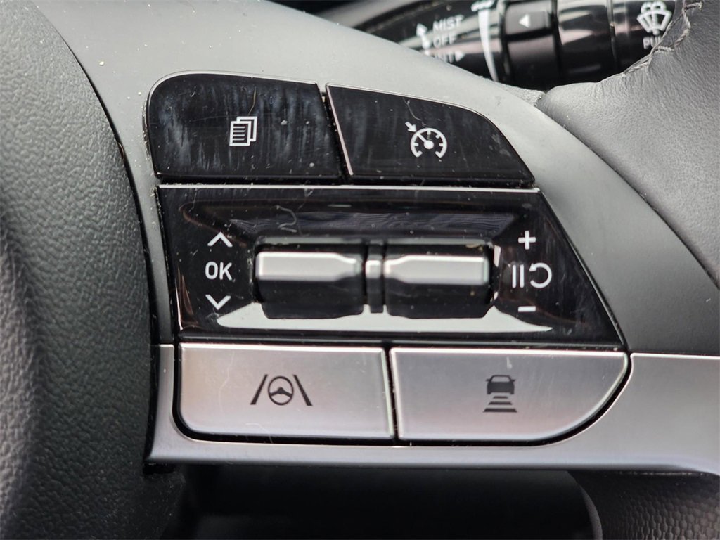 Used 2023 Hyundai Elantra SEL w/ Convenience Package image 25