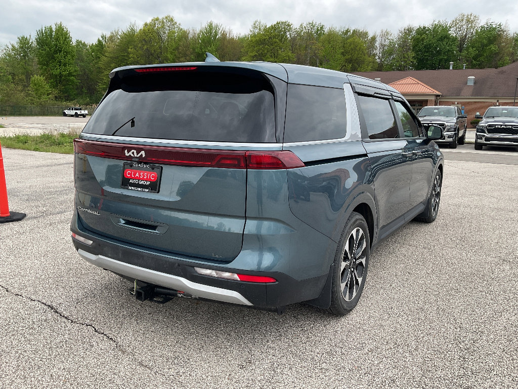 Used 2022 Kia Carnival EX FWD image 7