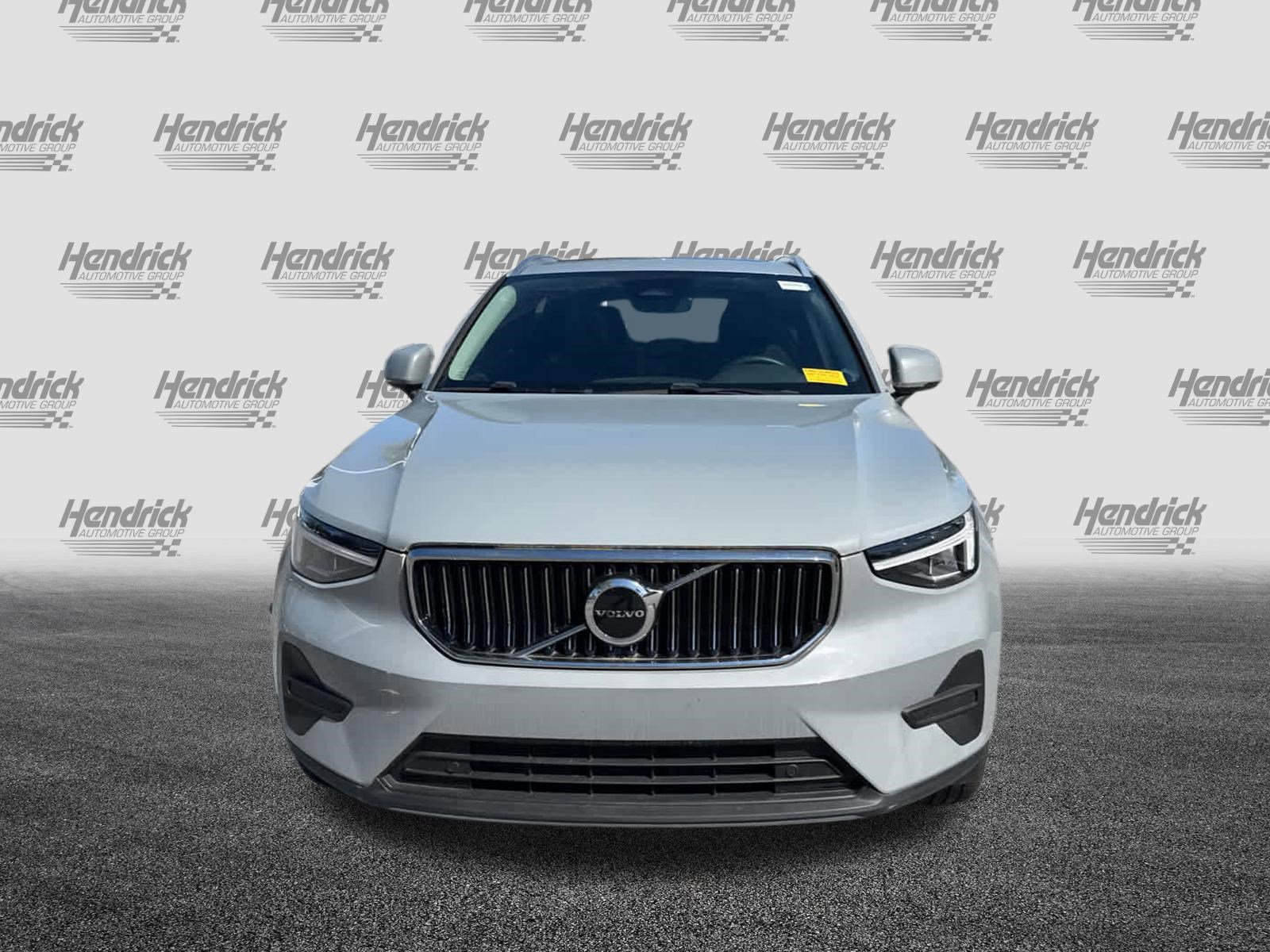 Used 2024 Volvo XC40 B5 Core w/ Climate Package image 7