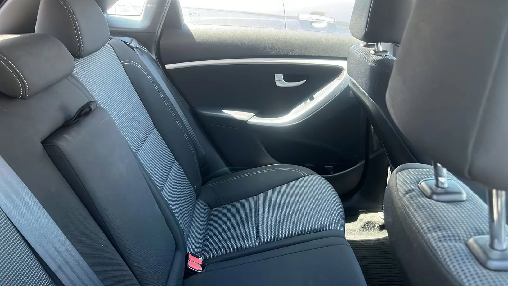 Used 2016 Hyundai Elantra GT w/ Option Group 02 FWD image 4