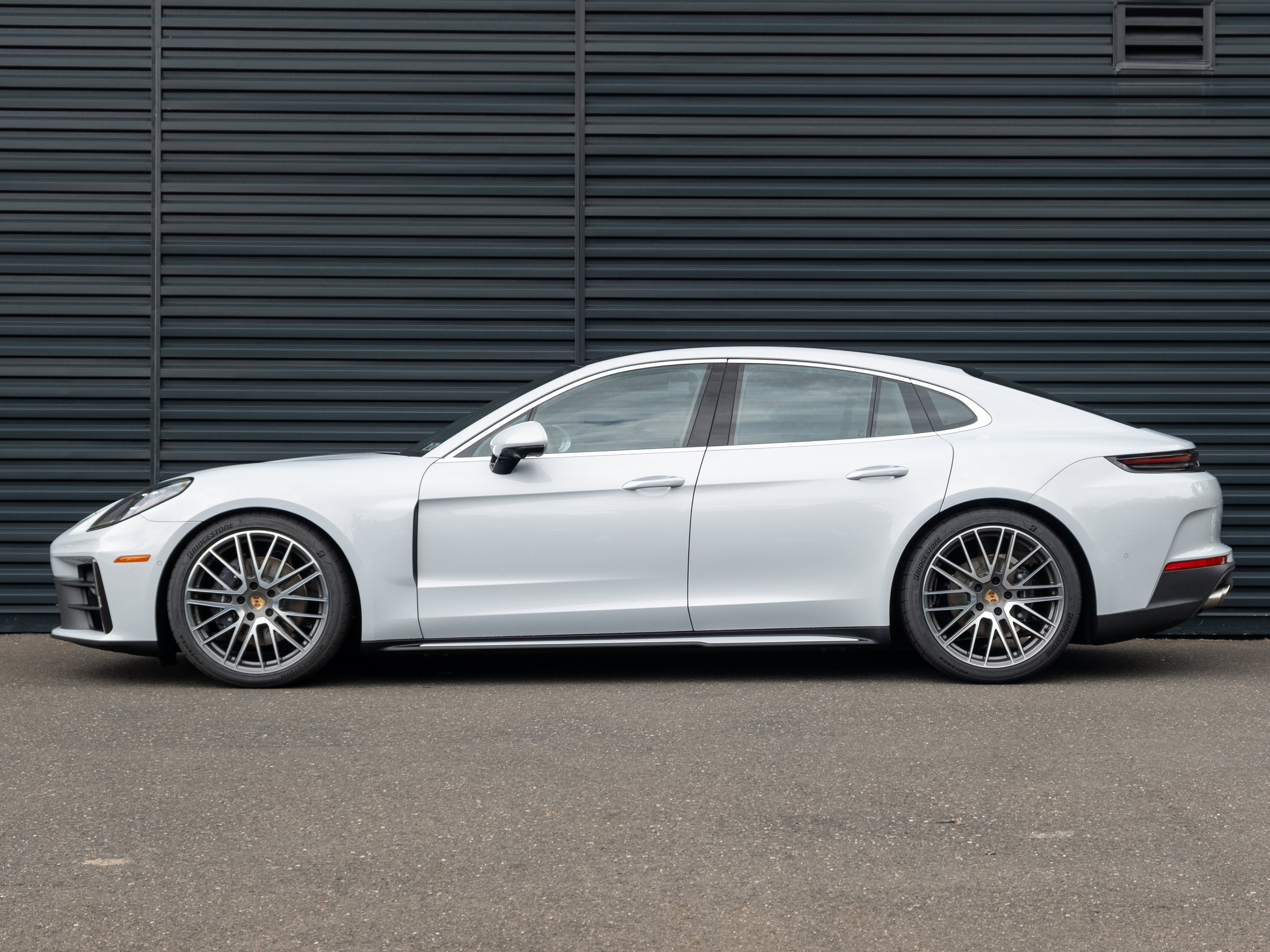 New 2026 Porsche Panamera 4 AWD/4WD image 2