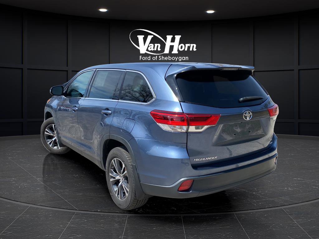 Used 2019 Toyota Highlander LE AWD/4WD image 5