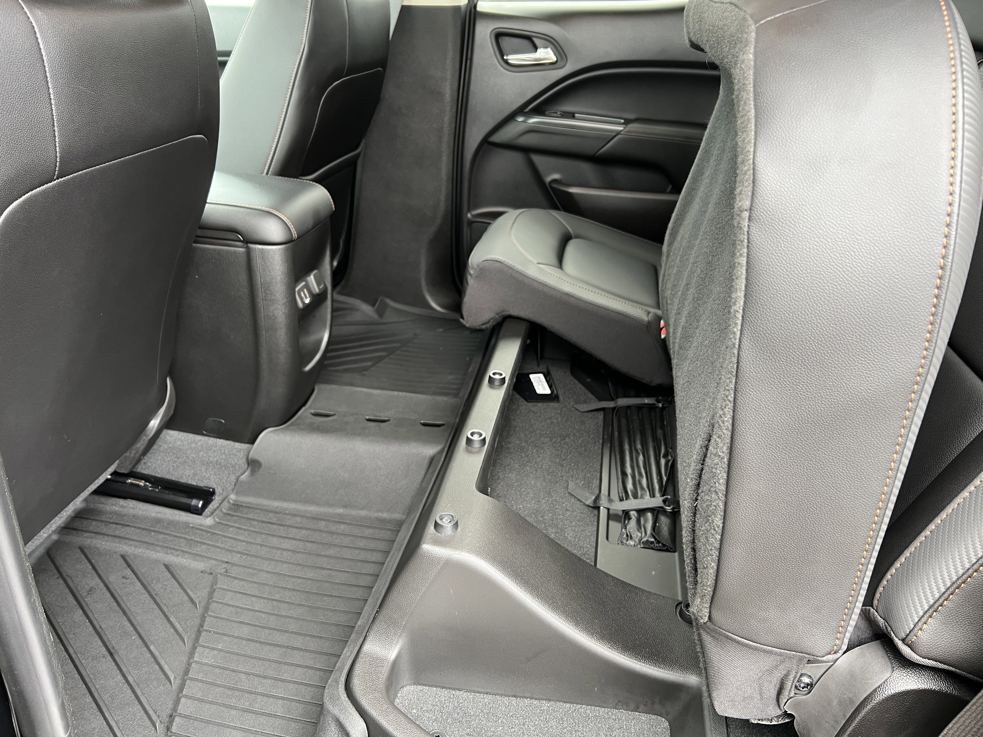 Used 2022 GMC Canyon AT4 image 17