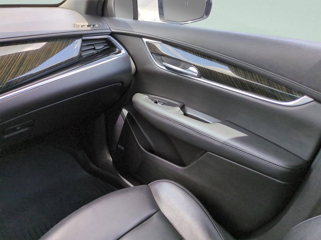 Used 2021 Cadillac XT6 Premium Luxury w/ LPO, Floor Liner Package image 16