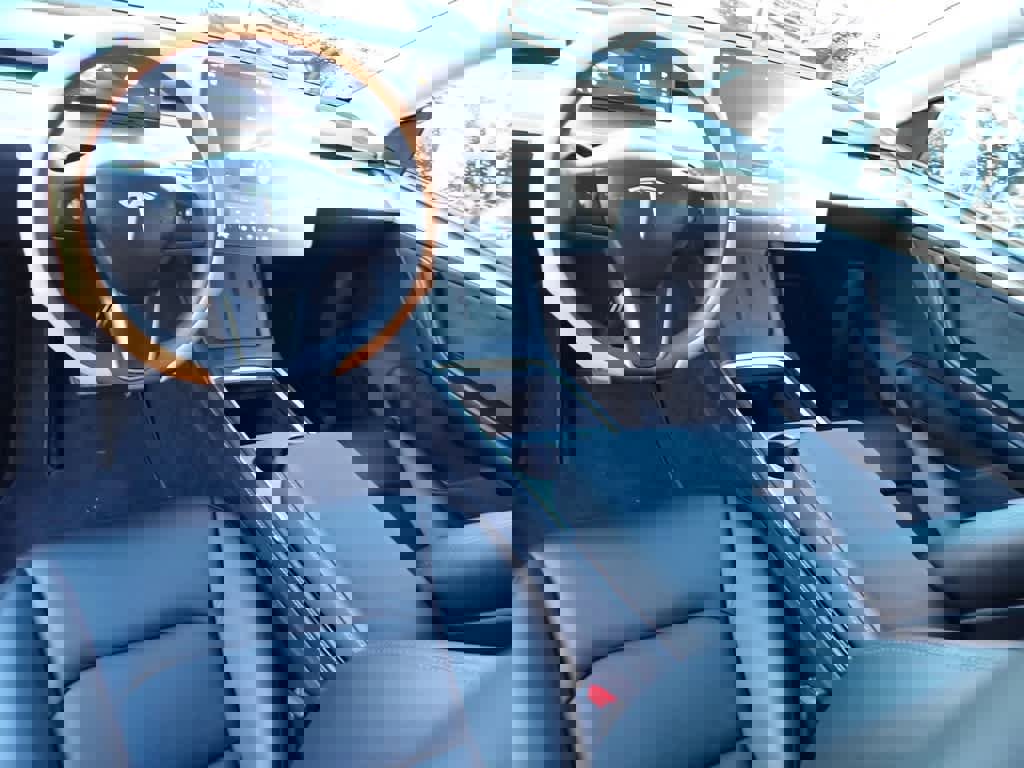 Used 2024 Tesla Model Y Long Range image 15