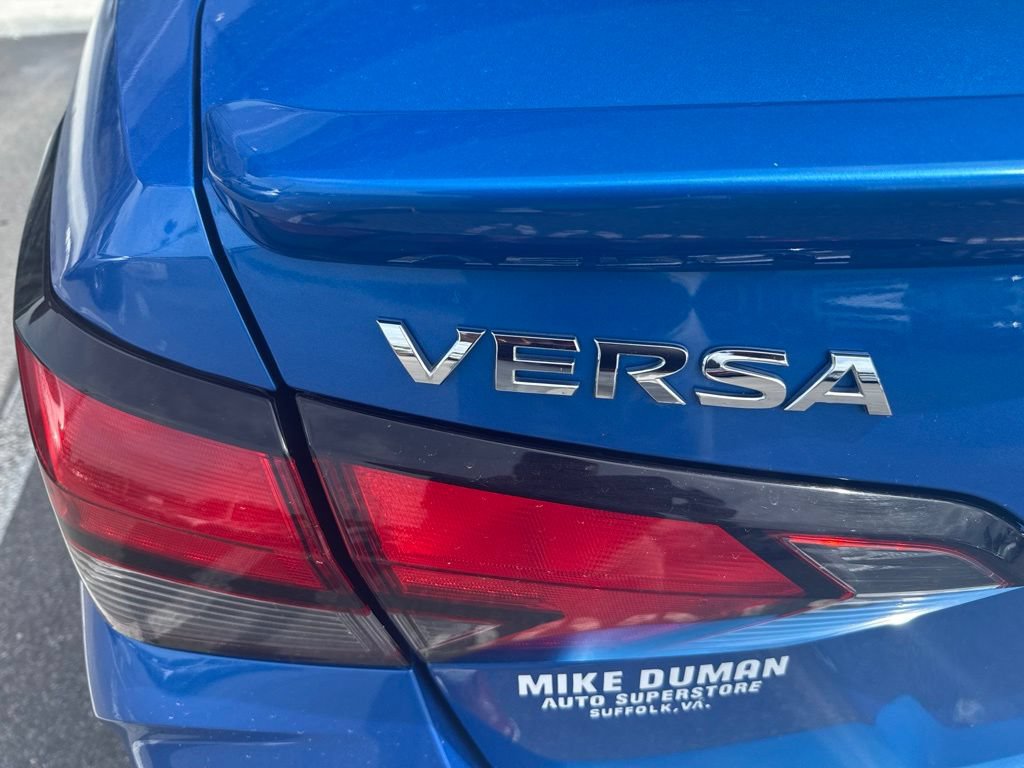 Used 2022 Nissan Versa SR FWD image 10