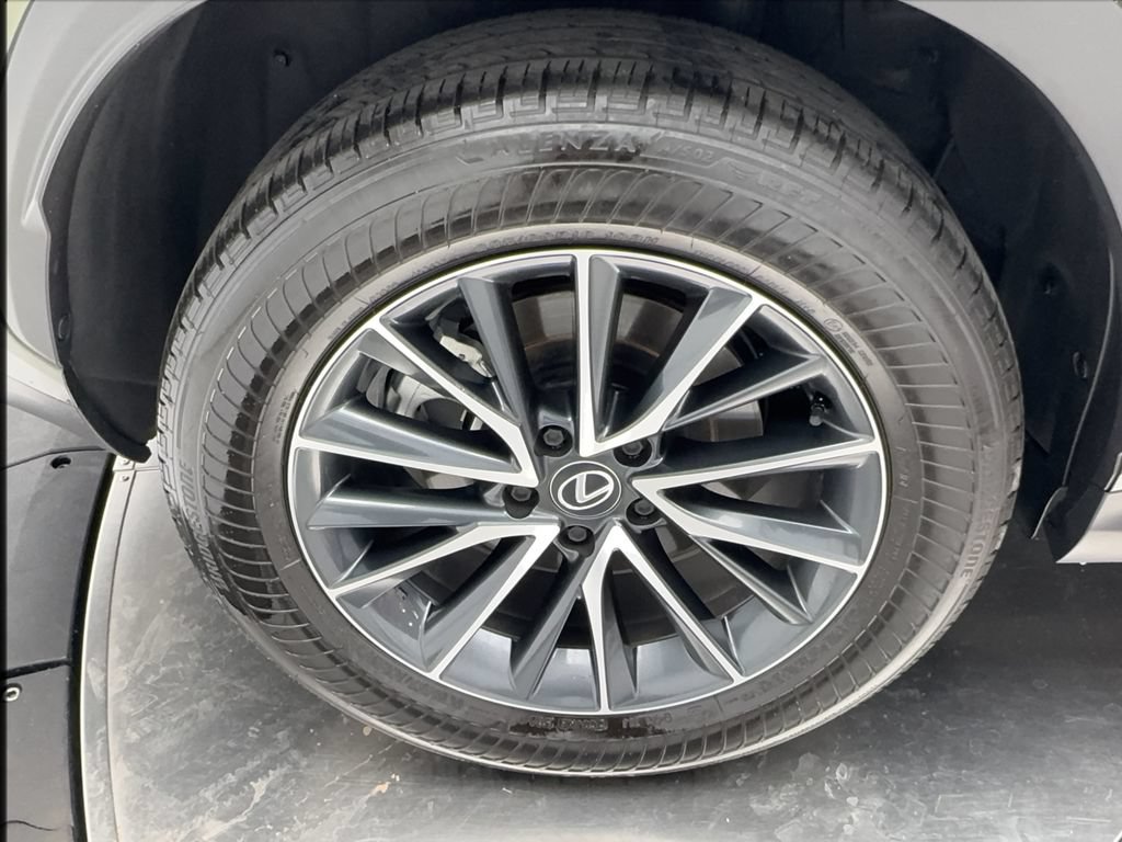 Used 2025 Lexus NX 250 FWD w/ Towing Package (2000 Lbs) image 16