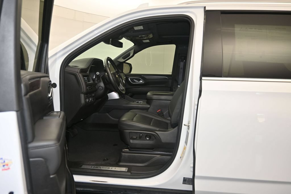 Certified 2024 Chevrolet Tahoe LT w/ LT Signature Package AWD/4WD image 24