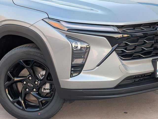 New 2026 Chevrolet Trax LT FWD image 3