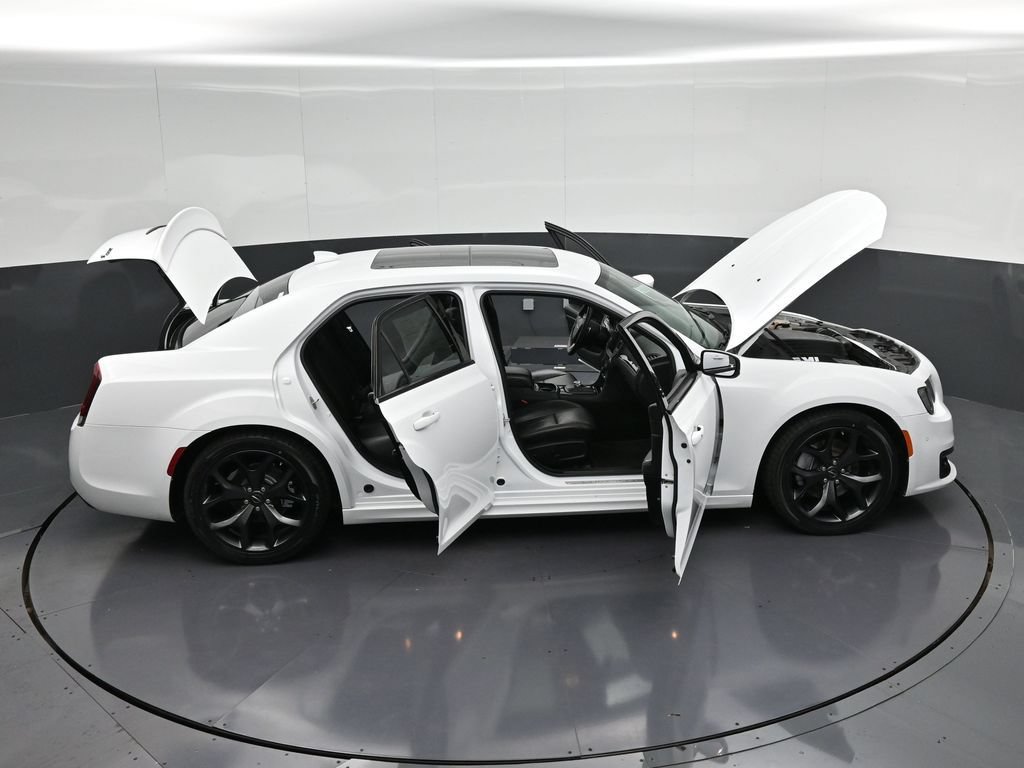 Used 2023 Chrysler 300 S w/ Comfort Group RWD image 38