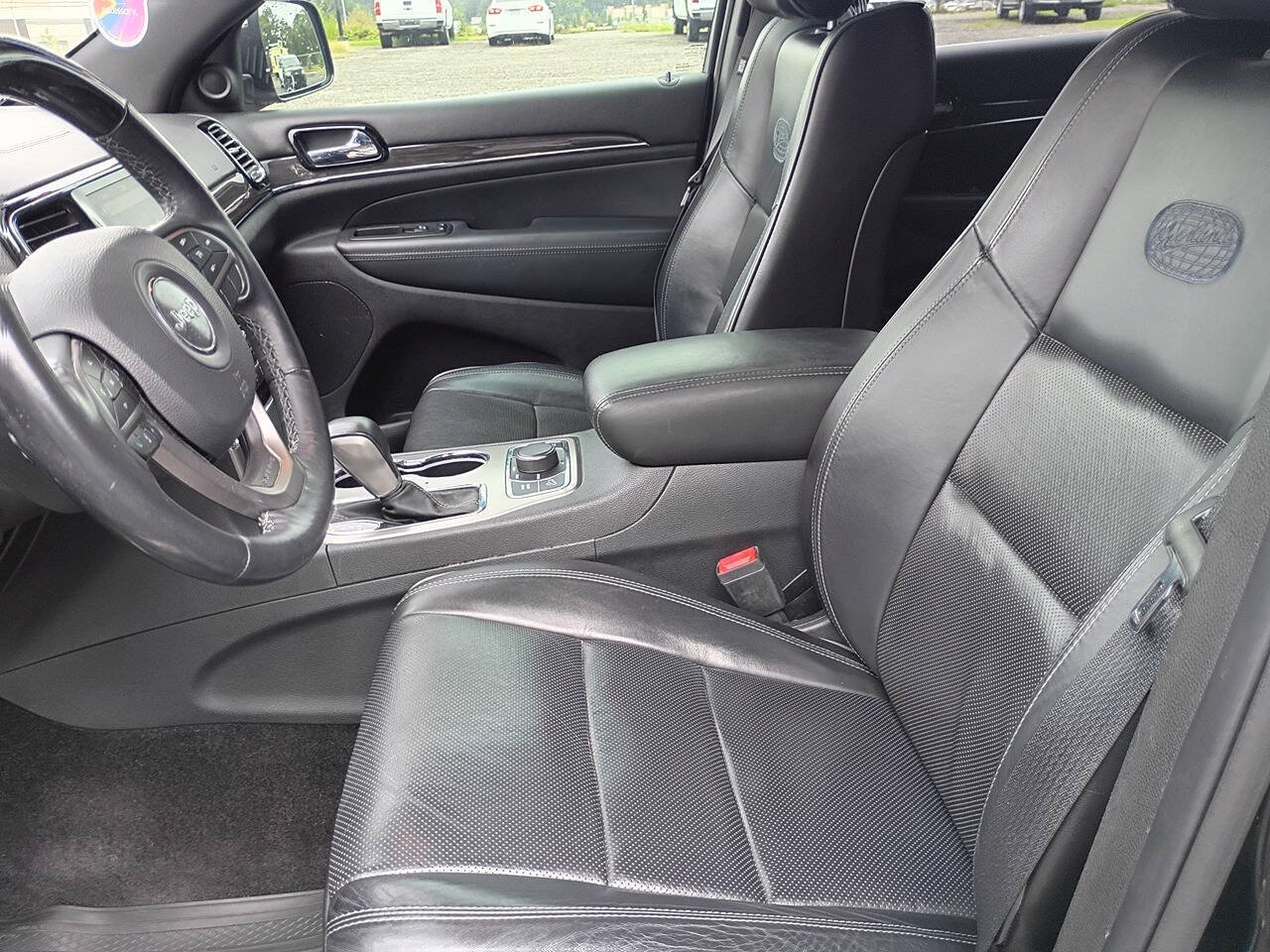 Used 2019 Jeep Grand Cherokee Overland AWD/4WD image 12