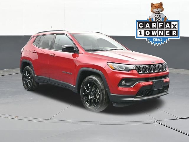 Used 2025 Jeep Compass Latitude w/ Altitude Special Edition AWD/4WD image 1
