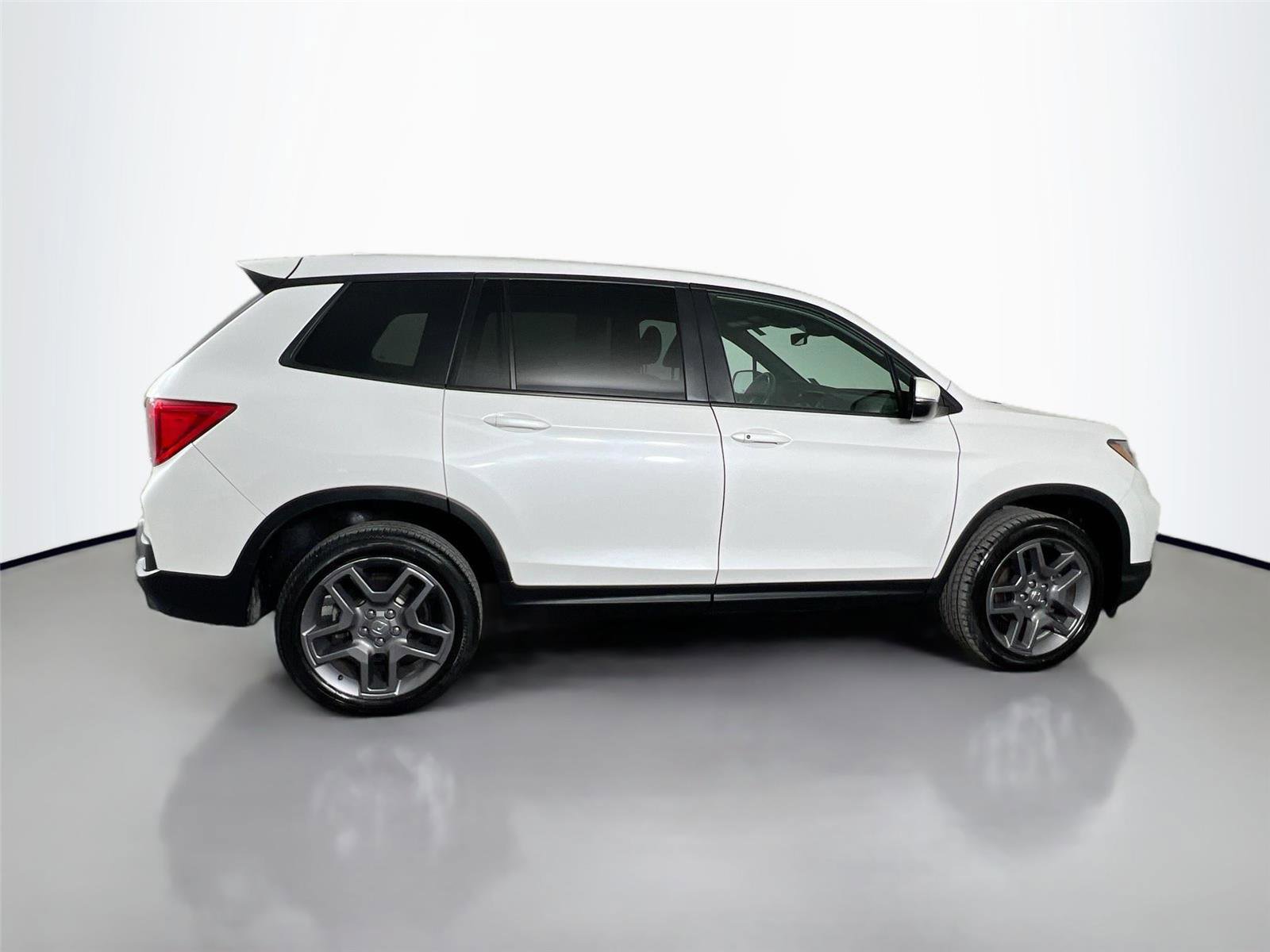 Used 2023 Honda Passport EX-L image 7